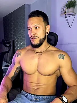 ARON TAYLER01 online show from November 2025 10:26:01 AM