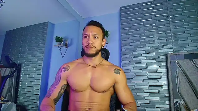 ARON TAYLER01 online show from February 2026 10:29:01 AM