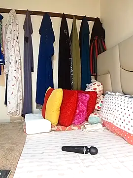 Snapshot of NicRaisaa chatting on February 2025 04:48:02 AM NicRaisaa online show from February 2025 04:48:02 AM