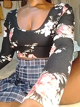 Snapshot of NicRaisaa chatting on September 2025 05:07:01 AM NicRaisaa online show from September 2025 05:07:01 AM