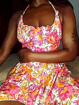 Snapshot of NicRaisaa chatting on October 2025 03:57:01 AM NicRaisaa online show from October 2025 03:57:01 AM