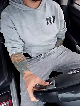 Snapshot of MrBiggBallz chatting on January 2025 02:28:01 PM MrBiggBallz online show from January 2025 02:28:01 PM