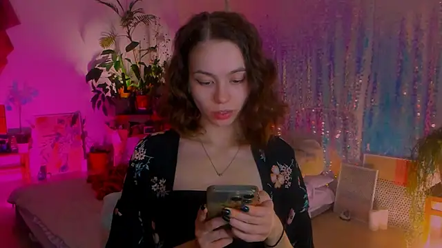 poli   online show from January 2025 10:01:01 PM