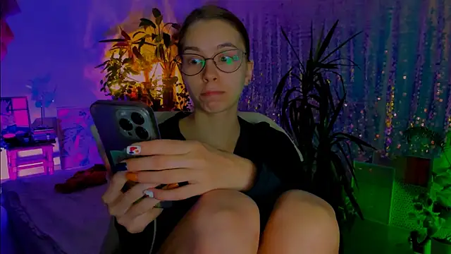 poli   online show from November 2025 05:35:02 PM