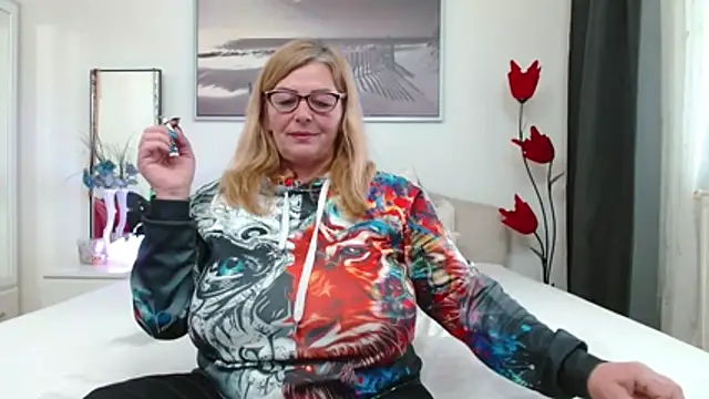 YulliaMilf online show from February 2026 10:15:02 AM