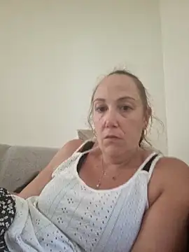 Wisie Cutie online show from September 2025 03:45:01 PM