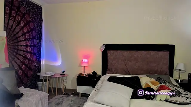 Thedollhoney online show from April 2026 06:03:01 AM