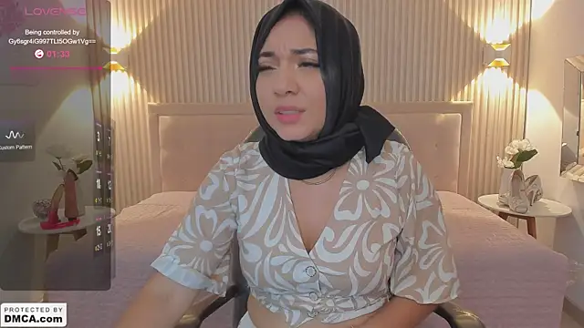 Snapshot of Sooffii_1 chatting on December 2024 10:32:01 PM Sooffii 1 online show from December 2024 10:32:01 PM