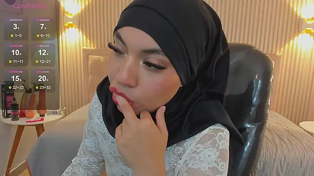 Snapshot of Sooffii_1 chatting on March 2025 05:18:02 AM Sooffii 1 online show from March 2025 05:18:02 AM