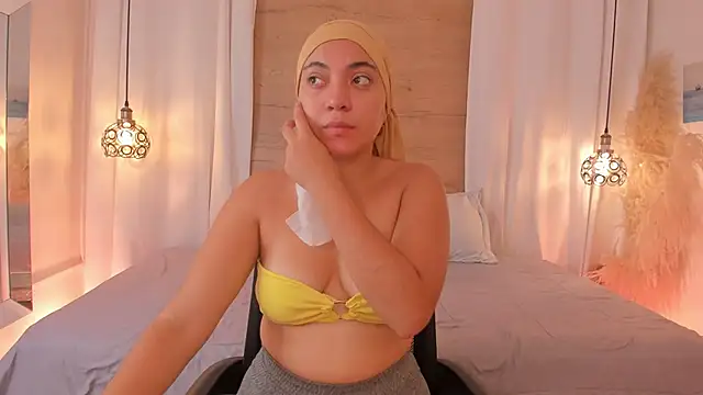 Snapshot of Sooffii_1 chatting on December 2025 07:10:01 PM Sooffii 1 online show from December 2025 07:10:01 PM