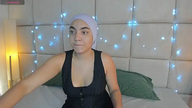 Snapshot of Sooffii_1 chatting on January 2026 02:03:01 AM Sooffii 1 online show from January 2026 02:03:01 AM