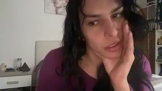 Snapshot of GGmoon81 chatting on December 2024 08:52:01 AM GGmoon81 online show from December 2024 08:52:01 AM