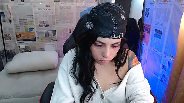 i am nina  online show from November 2025 07:57:01 PM