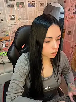 i am nina  online show from April 2026 09:39:33 PM