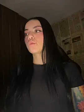 Snapshot of i_am_nina_ chatting on May 2026 01:33:01 AM i am nina online show from May 2026 01:33:01 AM