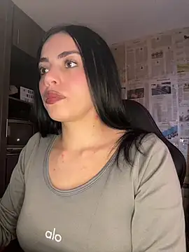 Snapshot of i_am_nina_ chatting on May 2026 10:40:02 PM i am nina online show from May 2026 10:40:02 PM
