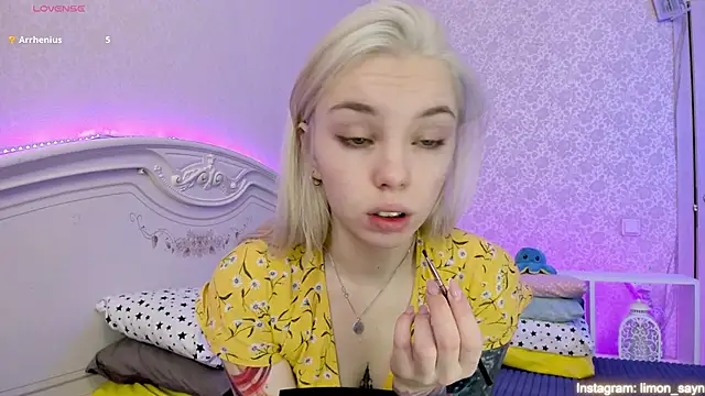 LillyMoure  online show from February 2025 12:15:01 AM