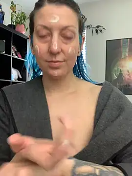 MissCumberdale online show from January 2025 06:06:01 PM