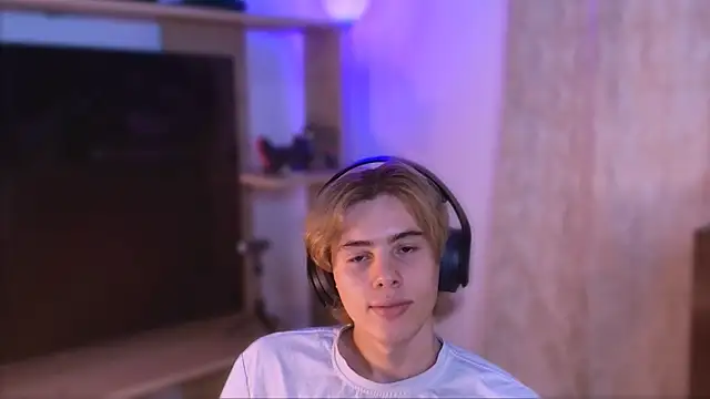 Snapshot of dimitri_tv chatting on September 2025 08:53:02 PM dimitri tv online show from September 2025 08:53:02 PM