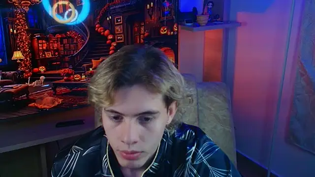 Snapshot of dimitri_tv chatting on October 2025 12:43:01 AM dimitri tv online show from October 2025 12:43:01 AM