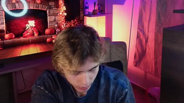 Snapshot of dimitri_tv chatting on October 2025 02:13:01 AM dimitri tv online show from October 2025 02:13:01 AM