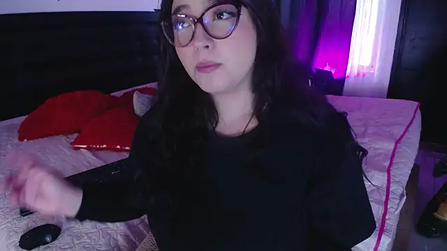 Snapshot of Miss_Loise chatting on December 2024 03:59:02 PM Miss Loise online show from December 2024 03:59:02 PM