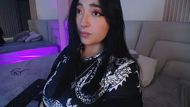 Miss Loise online show from November 2025 02:54:01 AM