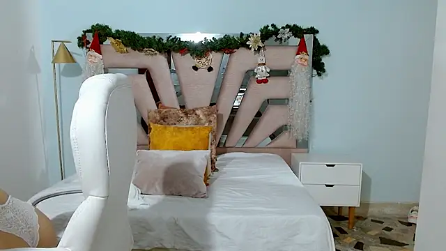 Snapshot of sophia_hadid chatting on December 2024 10:35:02 PM sophia hadid online show from December 2024 10:35:02 PM