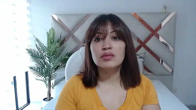 Snapshot of sophia_hadid chatting on March 2025 03:09:01 PM sophia hadid online show from March 2025 03:09:01 PM