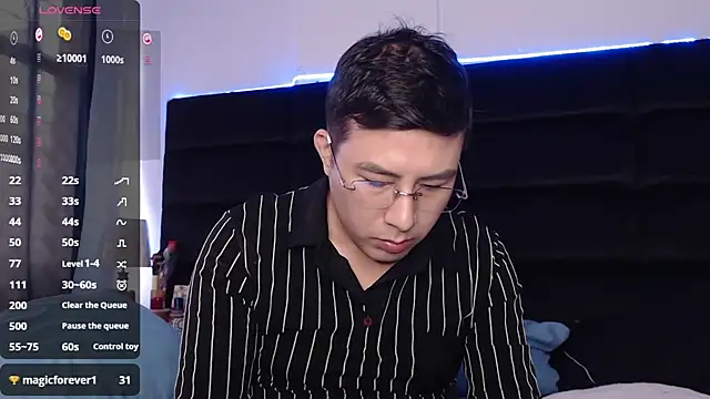 andrewmhilton  online show from March 2025 08:16:02 PM