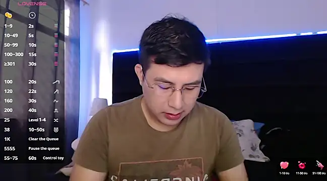 andrewmhilton  online show from March 2025 08:11:01 PM