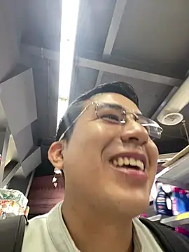 andrewmhilton  online show from March 2025 06:55:02 PM