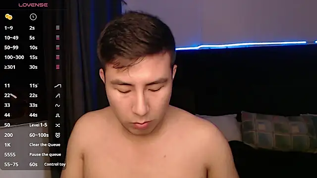 andrewmhilton  online show from September 2025 05:20:01 AM