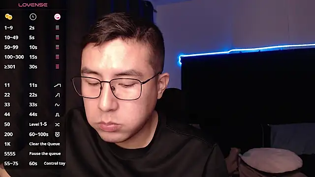 andrewmhilton  online show from October 2025 05:28:01 AM