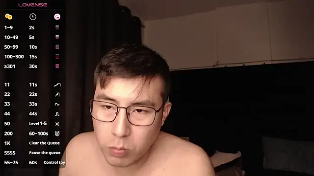 andrewmhilton  online show from October 2025 06:35:02 AM