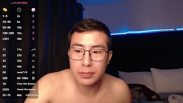 andrewmhilton  online show from October 2025 06:13:02 AM