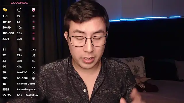 andrewmhilton  online show from November 2025 07:13:02 AM