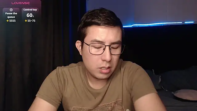 andrewmhilton  online show from December 2025 06:30:02 AM