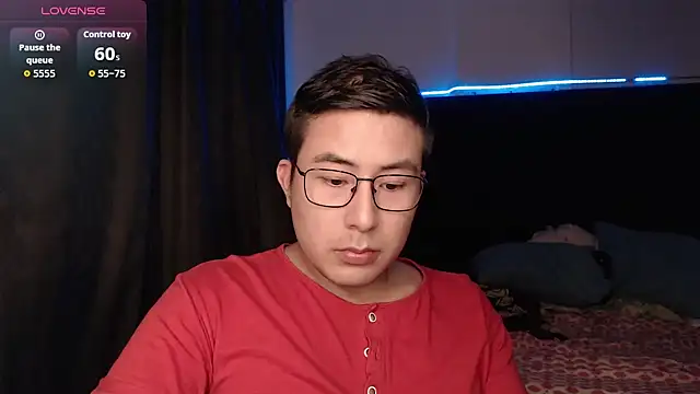 andrewmhilton  online show from December 2025 05:25:01 AM