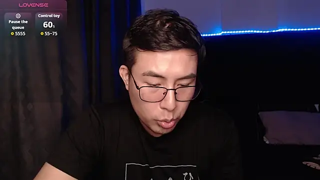 andrewmhilton  online show from April 2026 06:36:01 AM