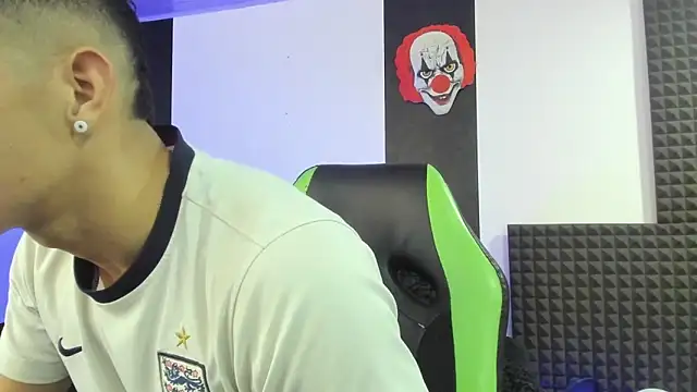 jhonnysnow17 online show from February 2025 01:32:01 PM