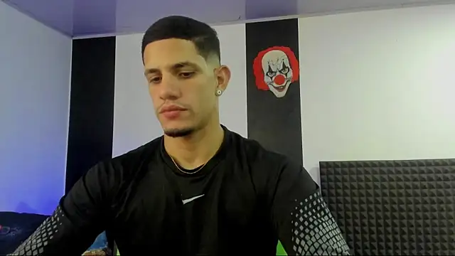 jhonnysnow17 online show from March 2025 05:43:02 AM