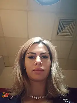 Snapshot of TiffanyMaze chatting on June 2026 05:25:01 AM TiffanyMaze online show from June 2026 05:25:01 AM