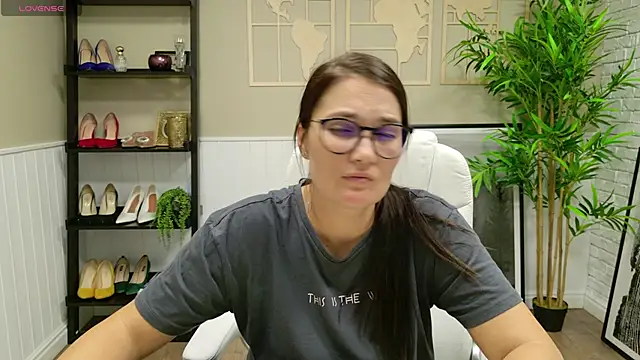 SelineSole online show from September 2025 04:50:01 PM