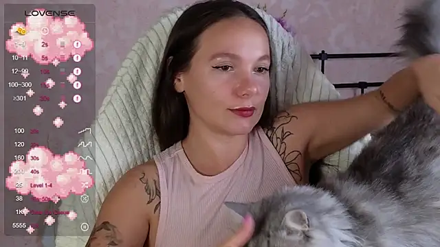 Snapshot of lil_luna_x chatting on June 2026 01:35:01 PM lil luna x online show from June 2026 01:35:01 PM
