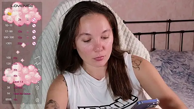 Snapshot of lil_luna_x chatting on July 2026 11:19:02 PM lil luna x online show from July 2026 11:19:02 PM