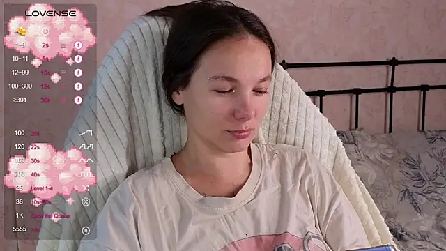 Snapshot of lil_luna_x chatting on July 2026 06:46:02 AM lil luna x online show from July 2026 06:46:02 AM
