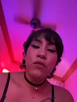 Snapshot of ZahaRoseee chatting on March 2026 01:44:02 AM ZahaRoseee online show from March 2026 01:44:02 AM