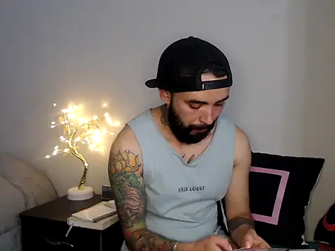 transgenderboy online show from September 2025 06:51:01 PM