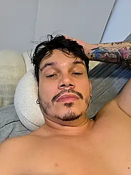 Snapshot of alejandro_stark chatting on May 2026 11:43:01 PM alejandro stark online show from May 2026 11:43:01 PM